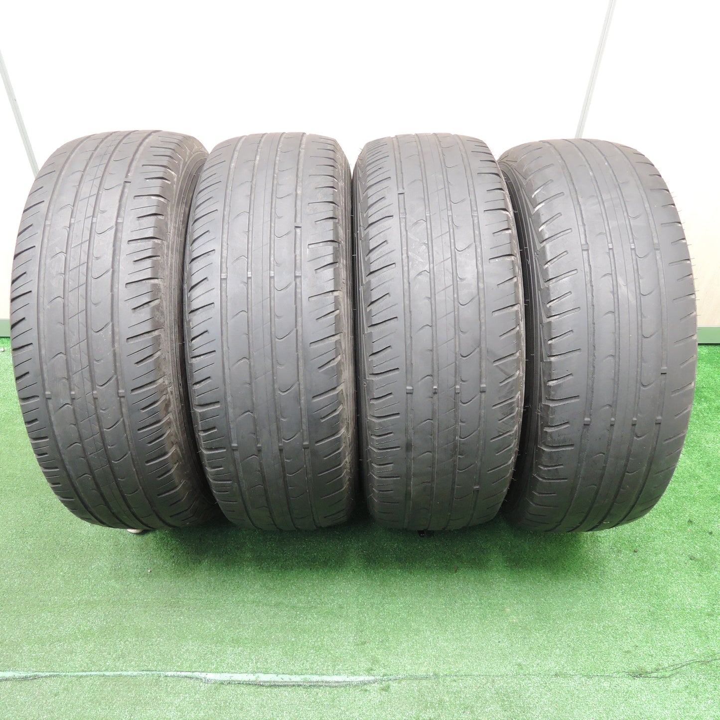 *送料無料*キレイ★トヨタ ハイラックス サーフ 純正 265/70R16 グッドイヤー EfficientGrip SUV HP01 16インチ PCD139.7/6H★3111710TNノ