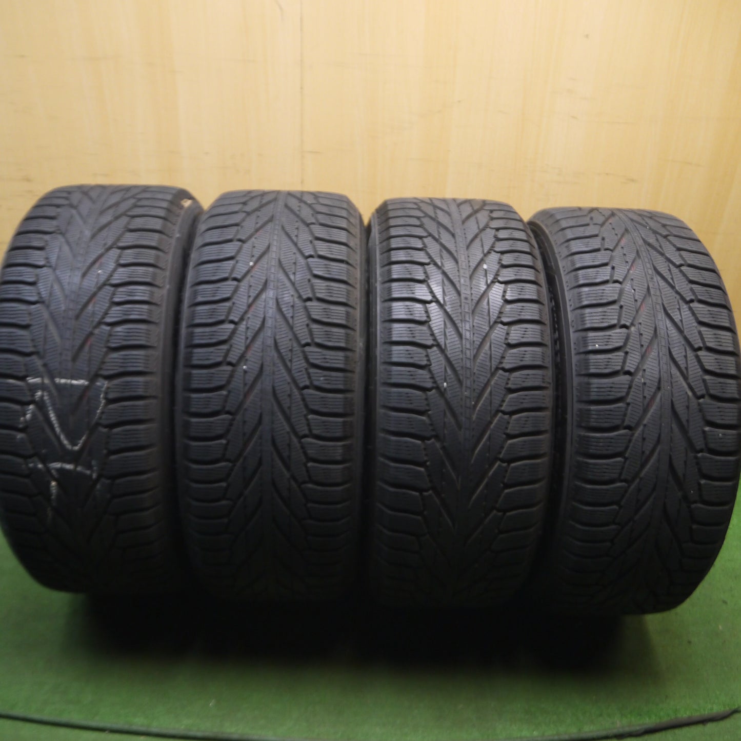 *送料無料*バリ溝！キレイ！9.5分★ベンツ W463 Gクラス G55 純正 AMG 275/55R19 ノキアン ハッカペリッタ R2 SUV 19インチ PCD130/5H★3121809Hス