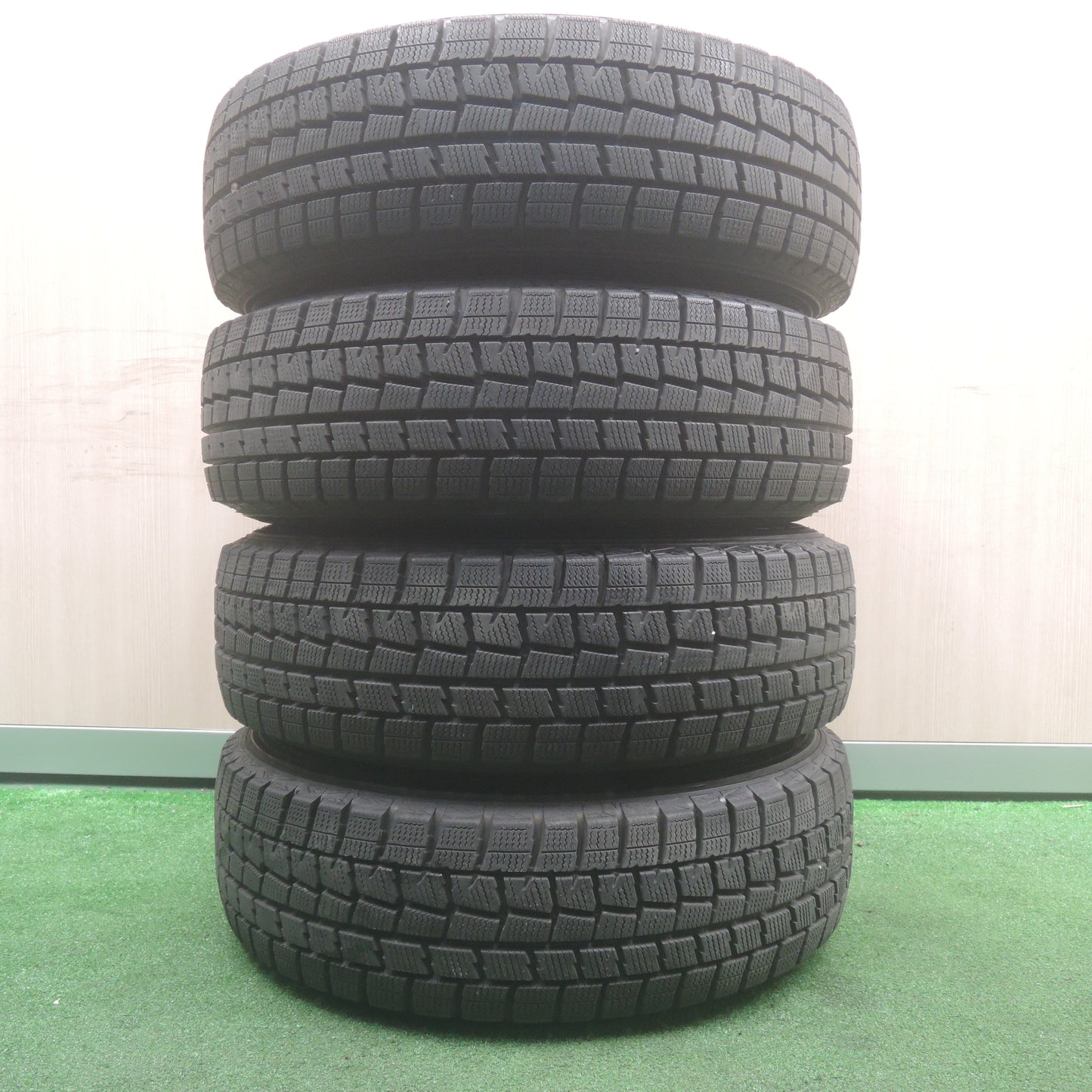 *送料無料*バリ溝！19年！キレイ！9.5分以上★スタッドレス 175/70R14 ダンロップ ウインターマックス WM01 TOPRUN トップラン PCD100/4H★3110701NJス