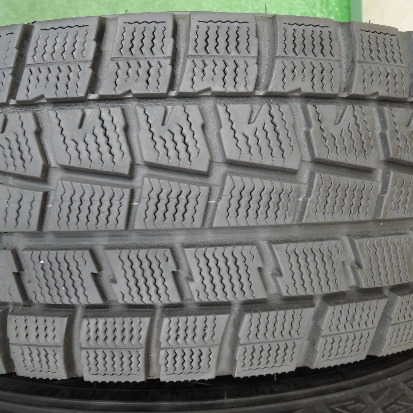 *送料無料*キレイ★スタッドレス 205/70R15 ダンロップ ウインターマックス WM01 Strategy ストラテジー 15インチ PCD114.3/5H★3111601TNス