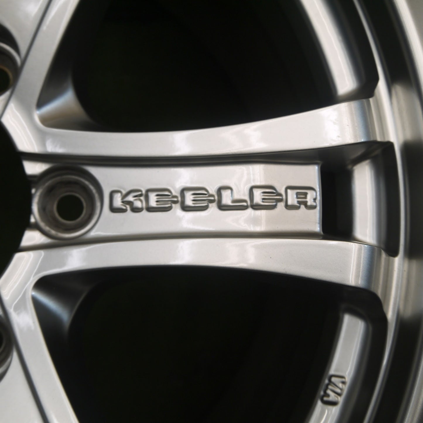 [送料無料]バリ溝！キレイ！9.5分★KEELER weds スタッドレス 265/65R17 ブリヂストン ブリザック DM-V2 キーラー 17インチ PCD139.7/6H★3070402クス