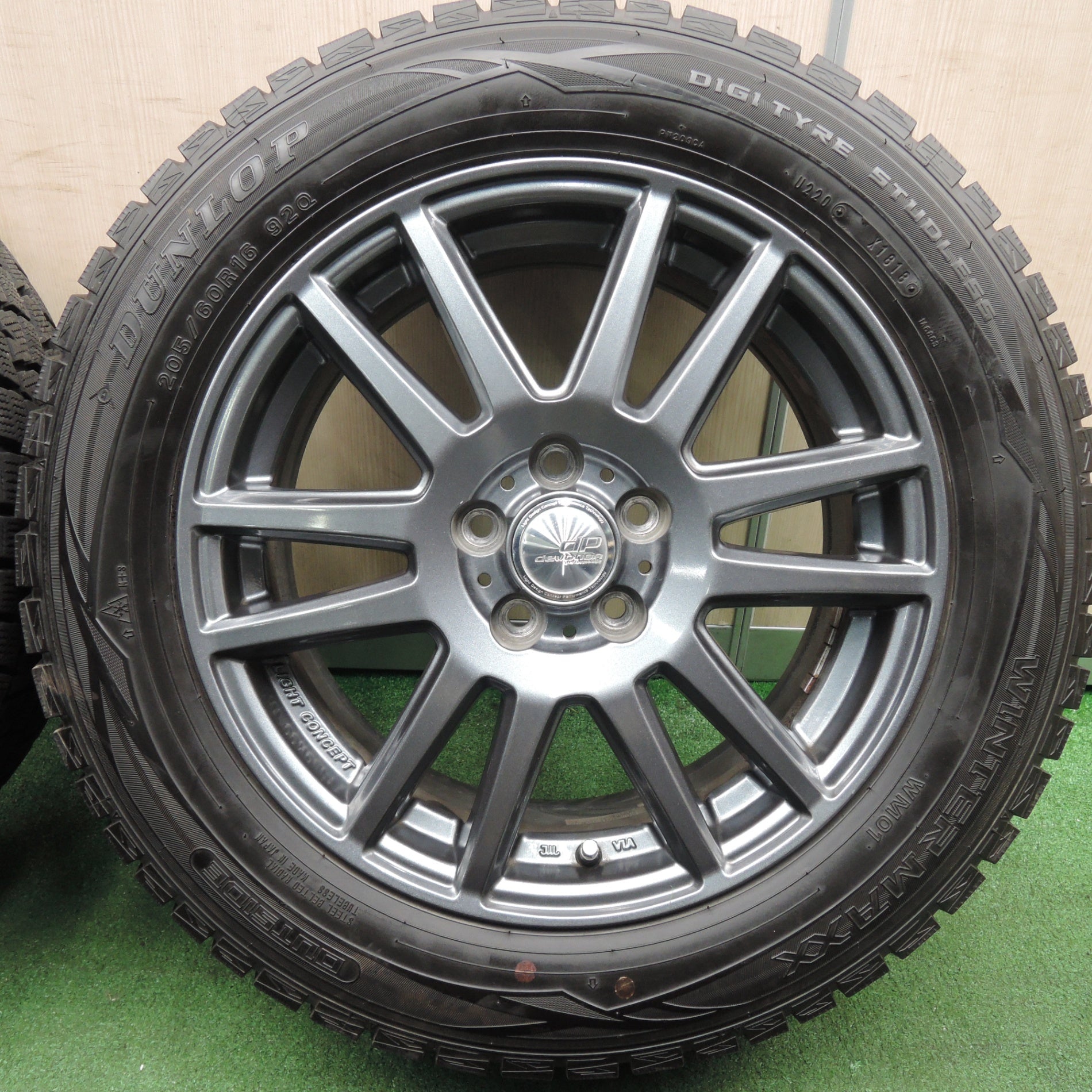 送料無料* バリ溝！キレイ！9.5分☆スタッドレス 205/60R16 ダンロップ ウインターマックス WM01 dp devotion |  名古屋/岐阜の中古カー用品・工具の買取/販売ならガレージゲット