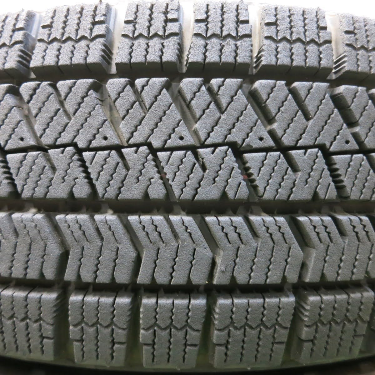 [送料無料]バリ溝！9.5分★スタッドレス 155/65R14 ブリヂストン ブリザック VRX2 AQUA I JAK アクア 14インチ PCD100/4H★3100908イス