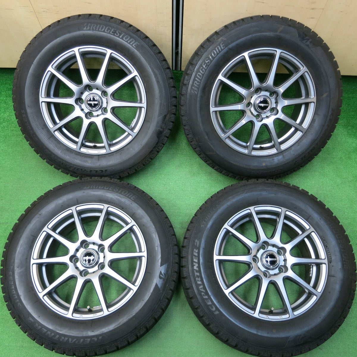 *送料無料* バリ溝！キレイ！9.5分★スタッドレス 215/65R16 ブリヂストン アイスパートナー2 WAREN ヴァーレン 16インチ PCD114.3/5H★4020902イス