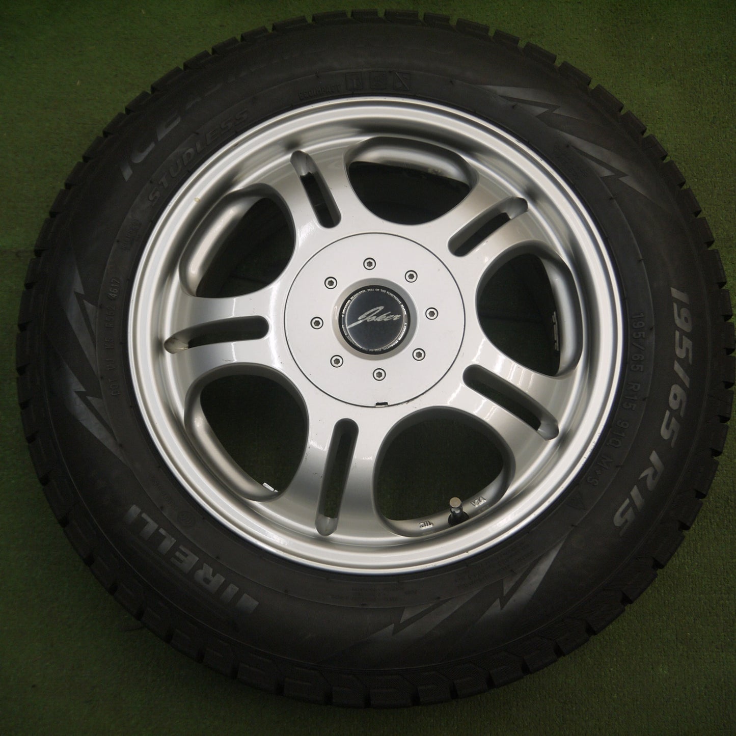 *送料無料* バリ溝！9.5分以上★スタッドレス 195/65R15 ピレリ アイスアシンメトリコ JOKER ジョーカー 15インチ PCD114.3/4H 5H マルチ★4021003ナス