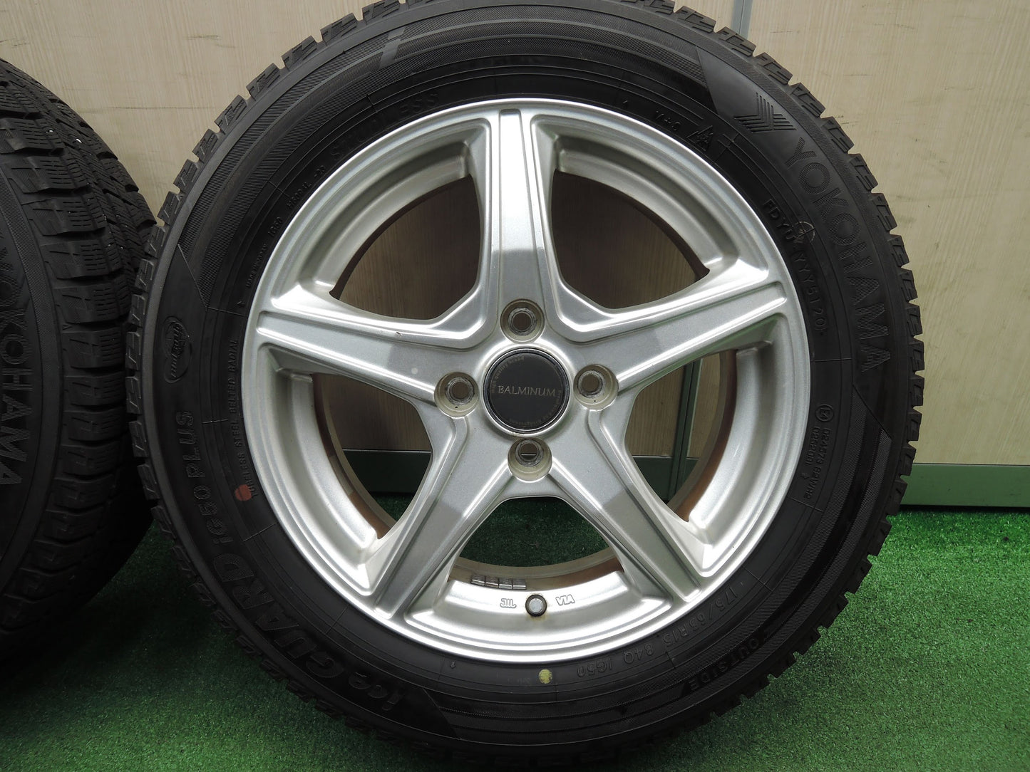 [送料無料]バリ溝！20年！9.5分★スタッドレス 175/65R15 ヨコハマ アイスガード iG50 プラス BALMINUM バルミナ 15インチ PCD100/4H★3112506HAス