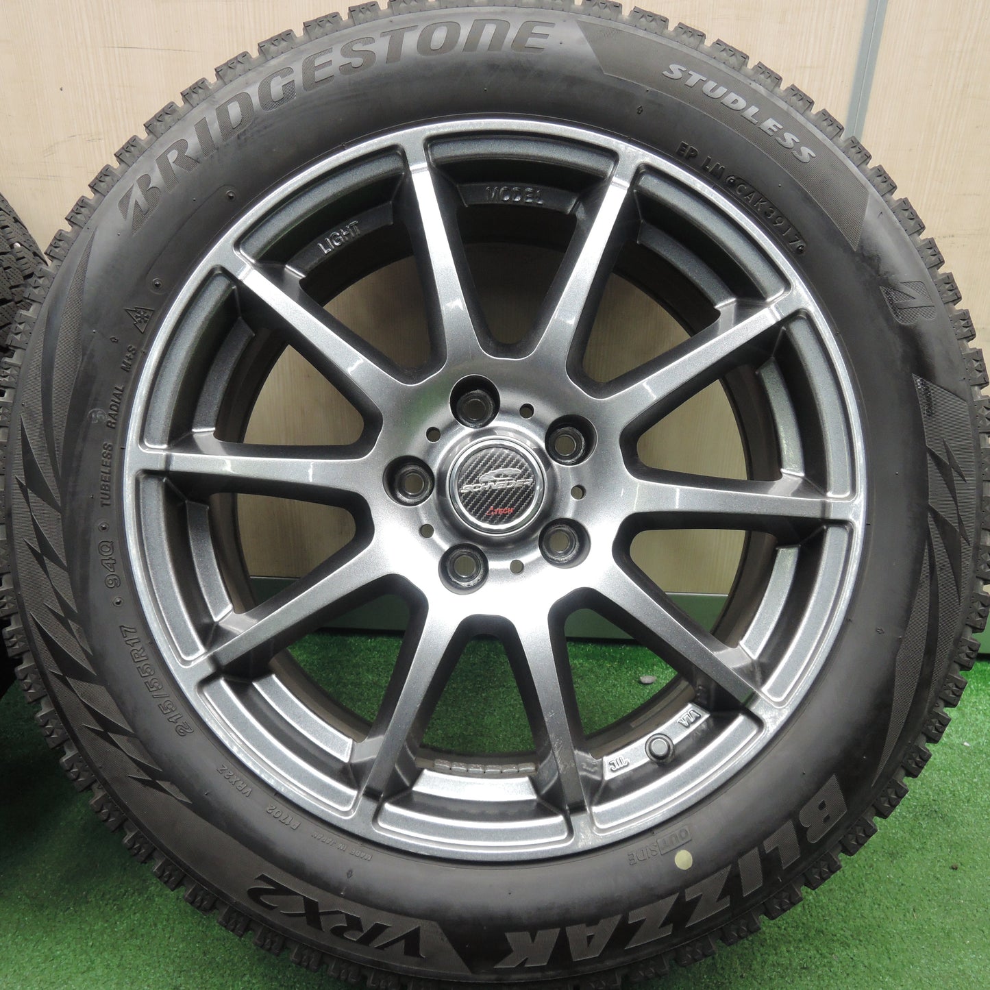 *送料無料*バリ溝！キレイ！9.5分★スタッドレス 215/55R17 ブリヂストン ブリザック VRX2 SCHNEIDER シュナイダー 17インチ PCD114.3/5H★3120912HAス