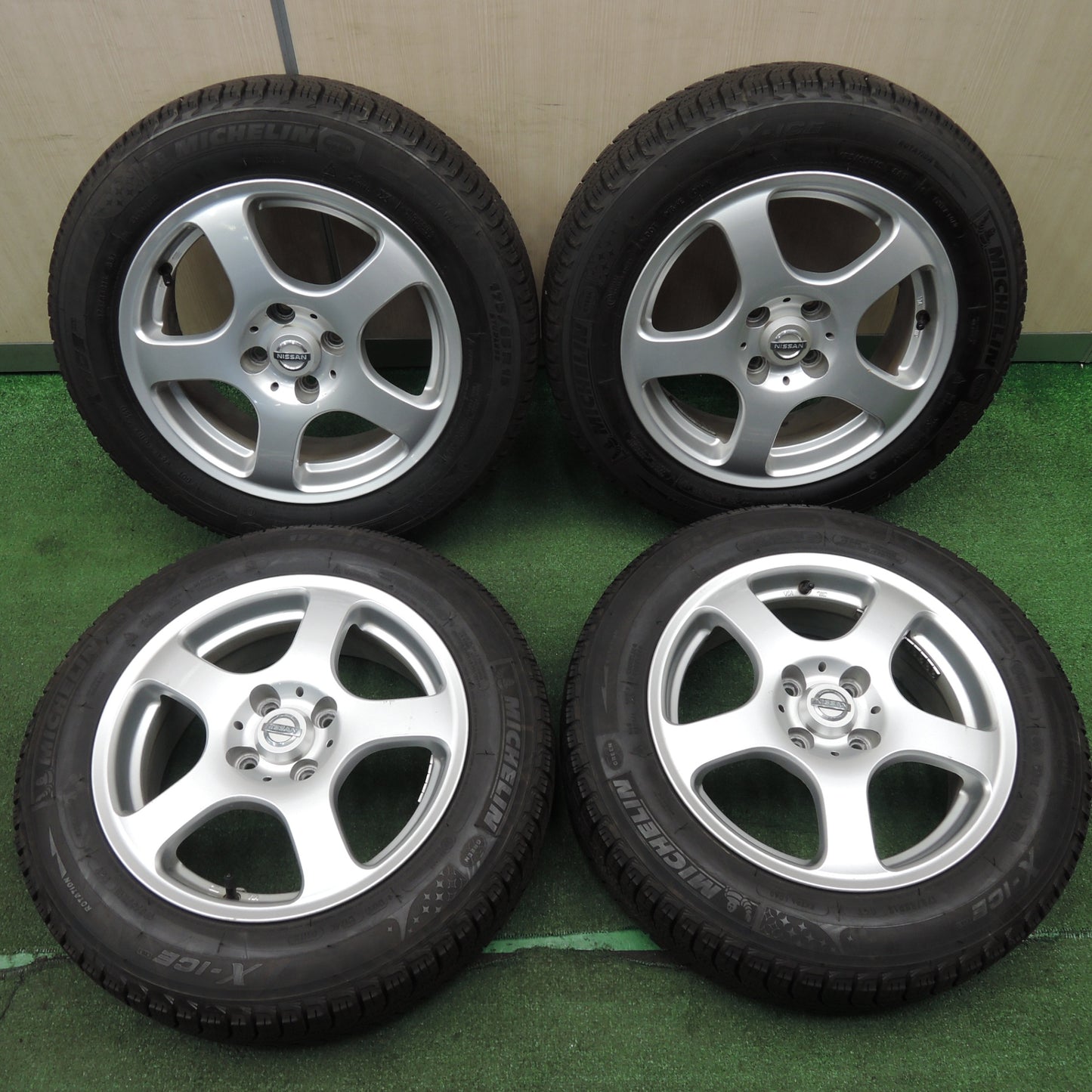 *送料無料* バリ溝！9分★日産 キューブ 純正 175/65R15 スタッドレス ミシュラン X-ICE XI3 15インチ PCD100/4H★4021605NJス