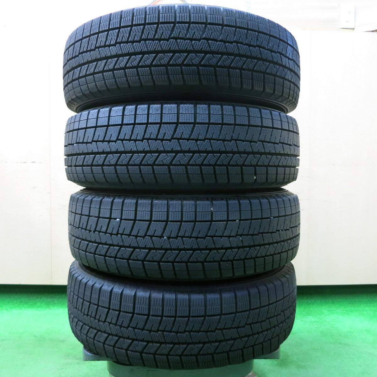 *送料無料*バリ溝！20年！キレイ！ほぼ10分★スタッドレス 175/65R15 ダンロップ ウインターマックス03 JOKER ジョーカー 15インチ PCD100/4H★4012904イス