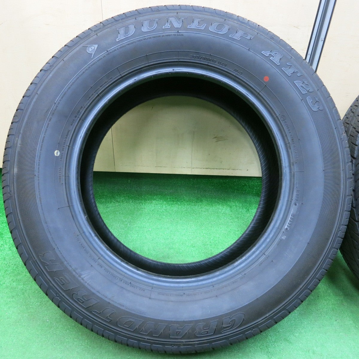 *送料無料* 新車外し！23年★265/65R18 ダンロップ AT23 グラントレック タイヤ 18インチ レクサス LX ランクル 300 等★4021501イノタ