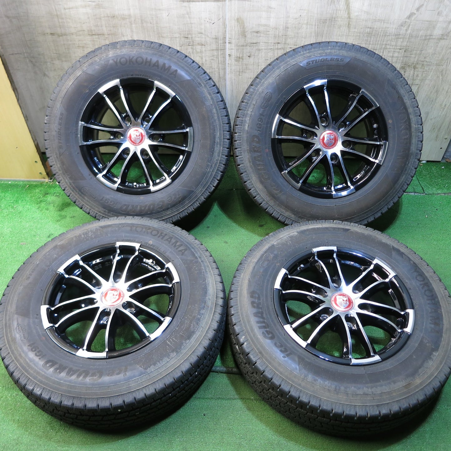 [送料無料]バリ溝！19年！キレイ！9.5分★ハイエース 等 PERFORMANCE WHEELS 195/80R15 スタッドレス ヨコハマ アイスガード iG91 PCD139.7/6H★3060610Hス