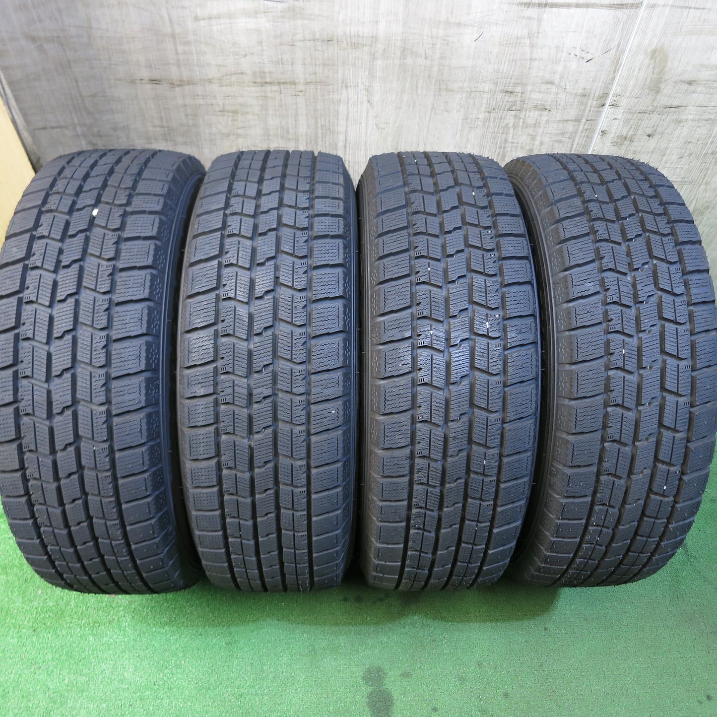 [送料無料]超バリ溝！22年！キレイ！ほぼ10分★スタッドレス 195/65R15 グッドイヤー アイスナビ7 GMach 15インチ PCD100/4H★3061406Hス