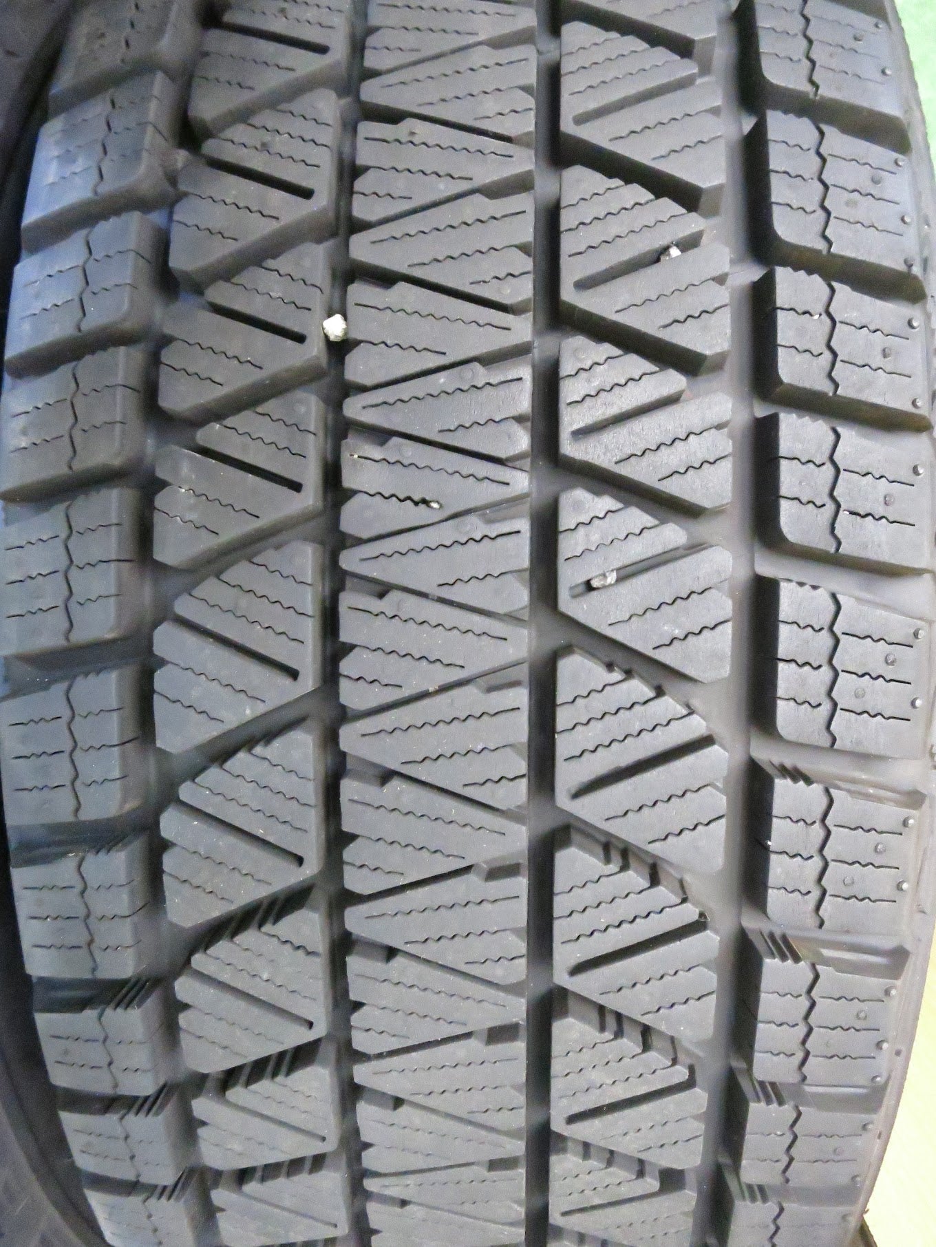 [送料無料]バリ溝！20年！綺麗！ほぼ10分★スタッドレス 225/65R17 ブリヂストン ブリザック DM-V3 VELVA SPORTZ ヴェルヴァ 17インチ PCD114.3/5H★3020709Hス