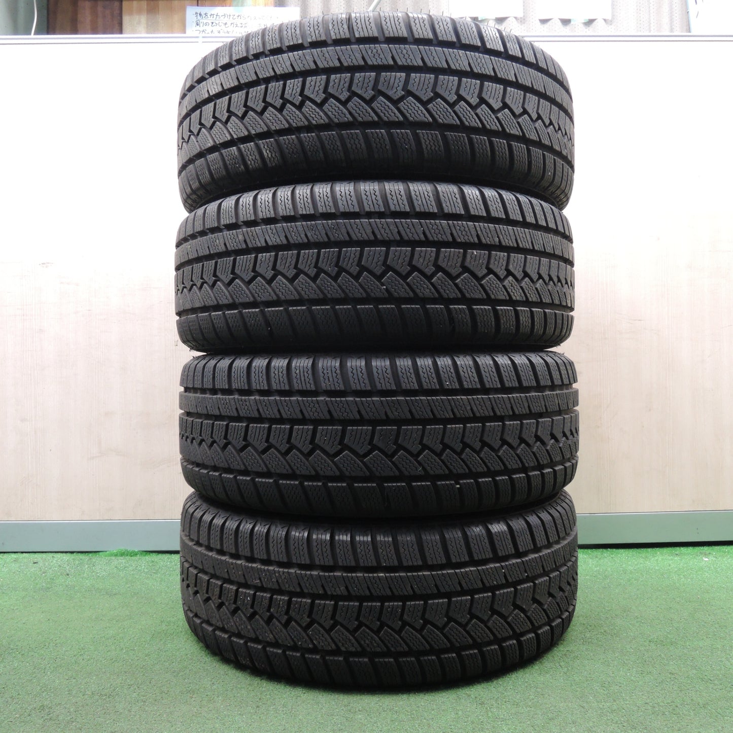 *送料無料* バリ溝！キレイ！9.5分★86 BRZ等 215/45R17 スタッドレス インターステート DURATION30 STRANGER ストレンジャー 17インチ PCD100/5H★4021603NJス