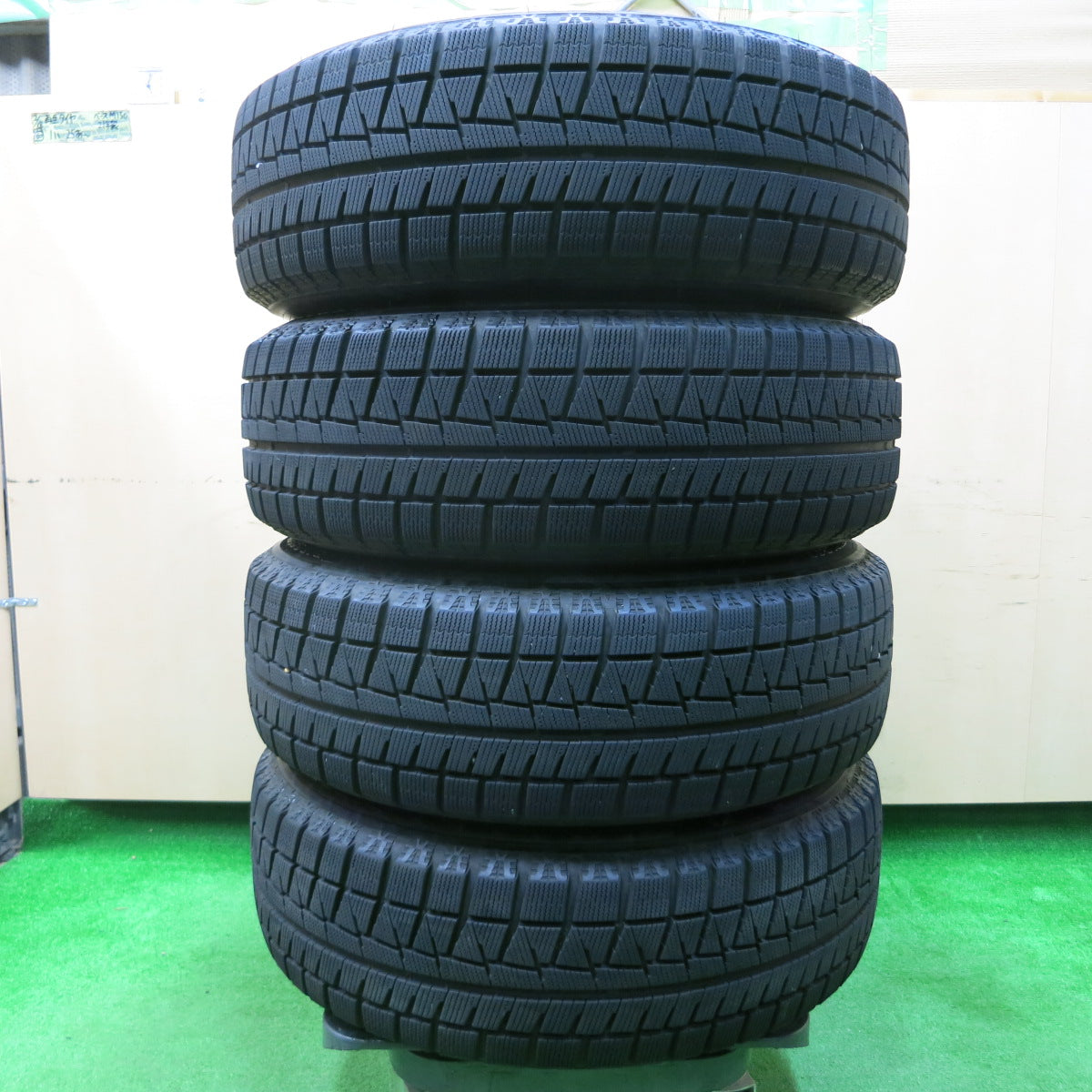 *送料無料*バリ溝！20年！9分★スタッドレス 215/65R16 ブリヂストン アイスパートナー2 JOKER weds ジョーカー 16インチ PCD114.3/5H★3112707イス