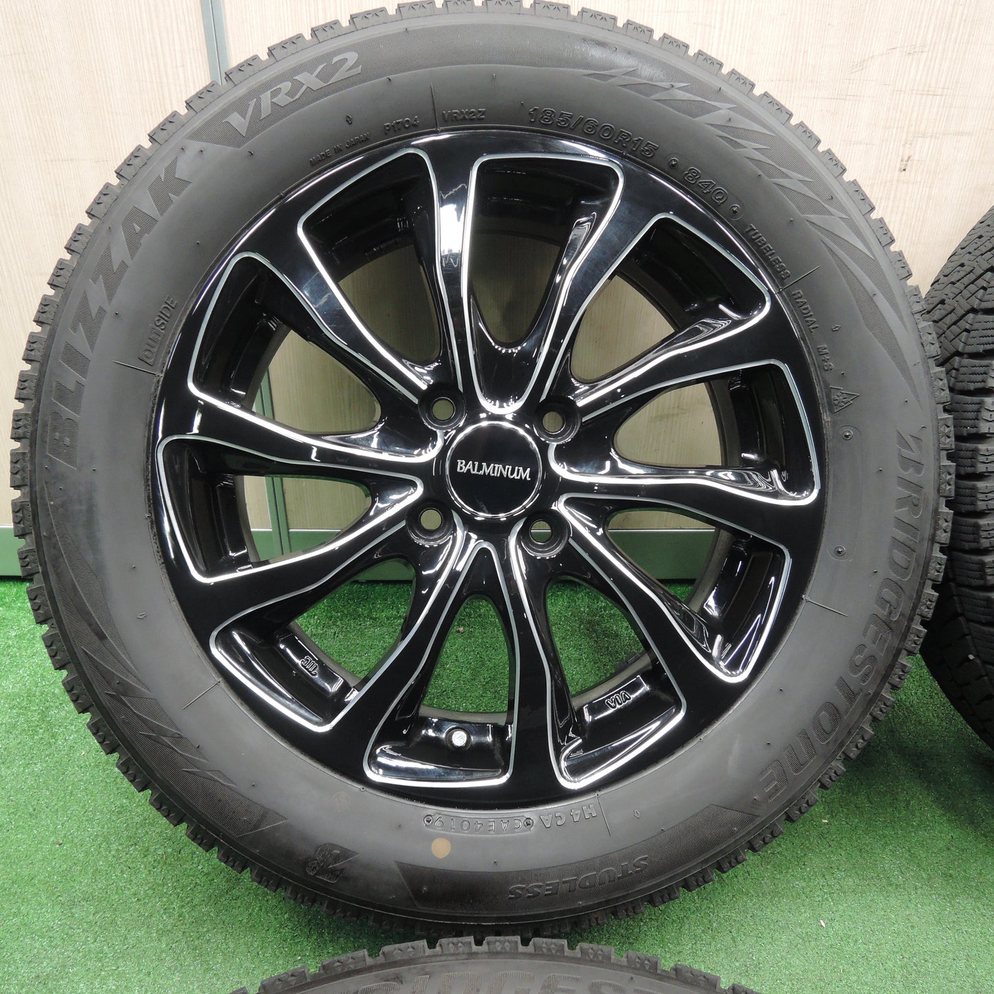 *送料無料*キレイ！19年★スタッドレス 185/60R15 ブリヂストン ブリザック VRX2 BALMINUM バルミナ 15インチ PCD100/4H★3120901TNス