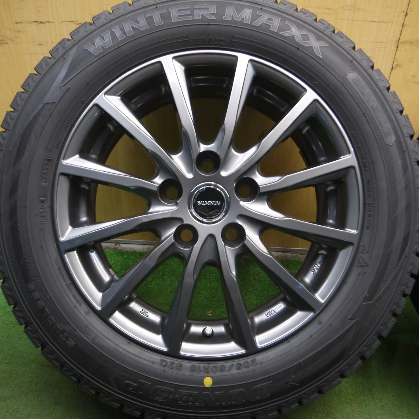 *送料無料* バリ溝！22年！キレイ！ほぼ10分★スタッドレス 205/60R16 ダンロップ ウインターマックス WM02 BALMINUM バルミナ 16インチ PCD114.3/5H★4020205Hス