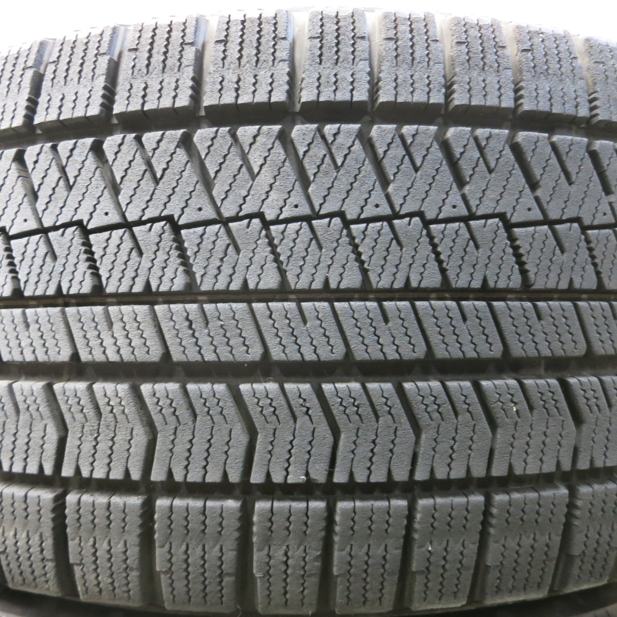 *送料無料*バリ溝！キレイ！9.5分★ベンツ BMW 等 AGA 245/50R18 スタッドレス ブリヂストン ブリザック VRX2 18インチ PCD112/5H★3103007イス