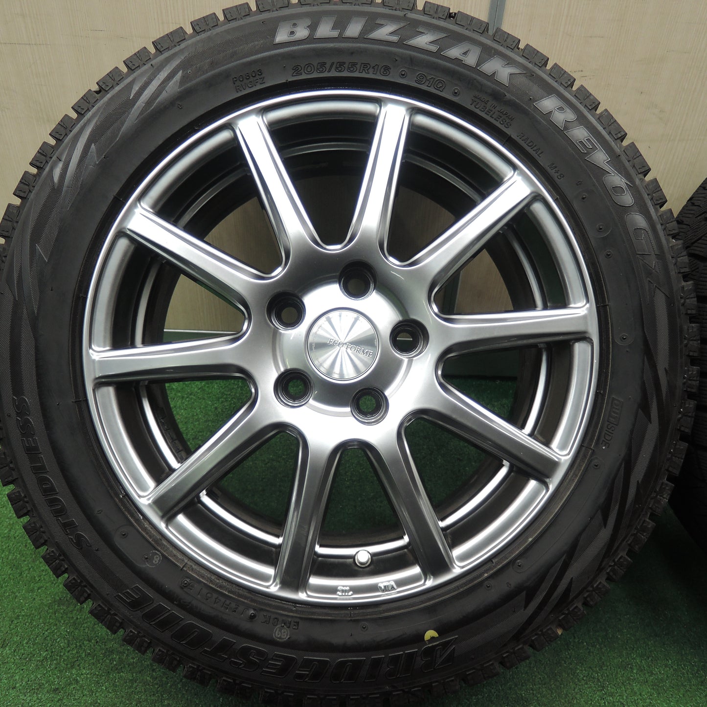 *送料無料*バリ溝！キレイ！9.5分★スタッドレス 205/55R16 ブリヂストン ブリザック REVO GZ ECO FORME エコフォルム 16インチ PCD114.3/5H★3112701TNス