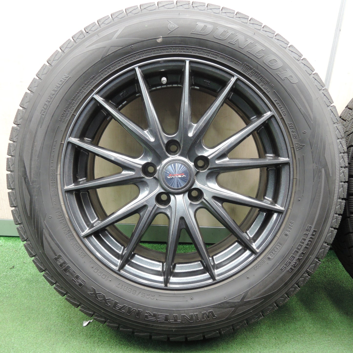 *送料無料* バリ溝！20年！キレイ！9.5分以上★スタッドレス 225/65R17 ダンロップ ウインターマックス SJ8 VELVA SPORTZ PCD114.3/5H★4022907NJス