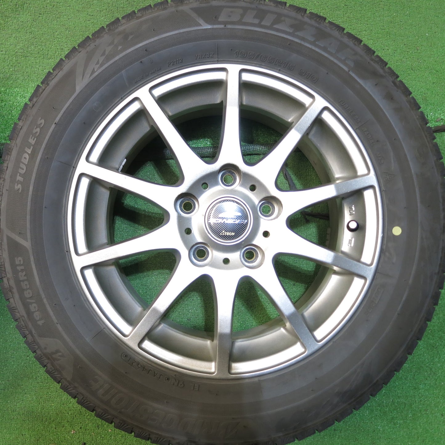 [送料無料]キレイ！21年★スタッドレス 195/65R15 ブリヂストン ブリザック VRX3 SCHNEIDER ATECH シュナイダー 15インチ PCD114.3/5H★3061404Hス