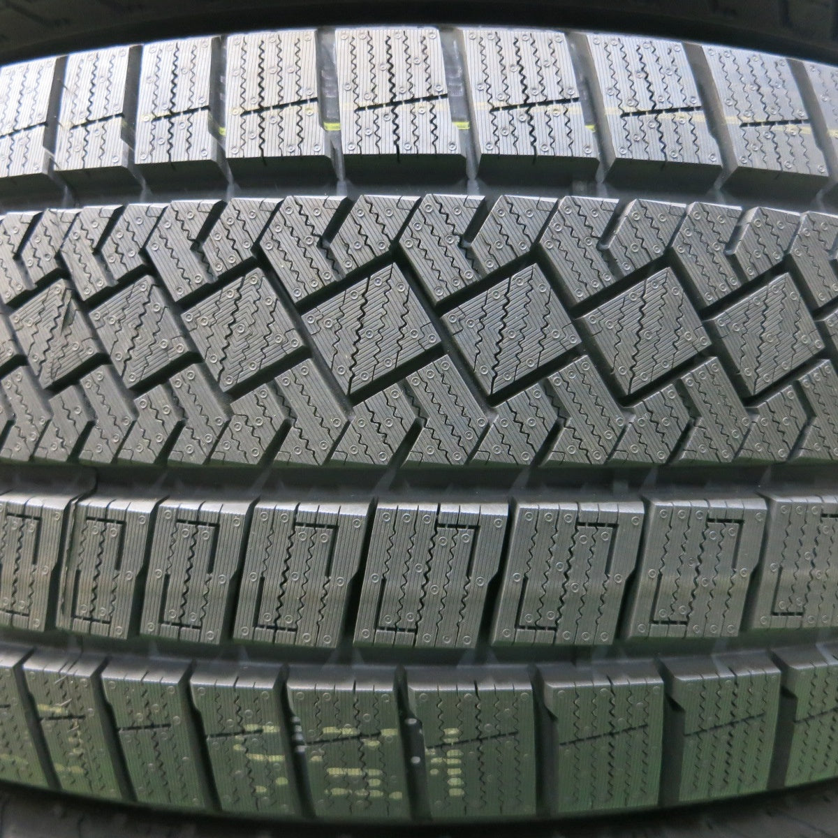 *送料無料*未使用！23年★スタッドレス 245/55R19 ピレリ アイス ゼロ アシンメトリコ タイヤ 19インチ アウトバック フォレスター等★4012901イスタ