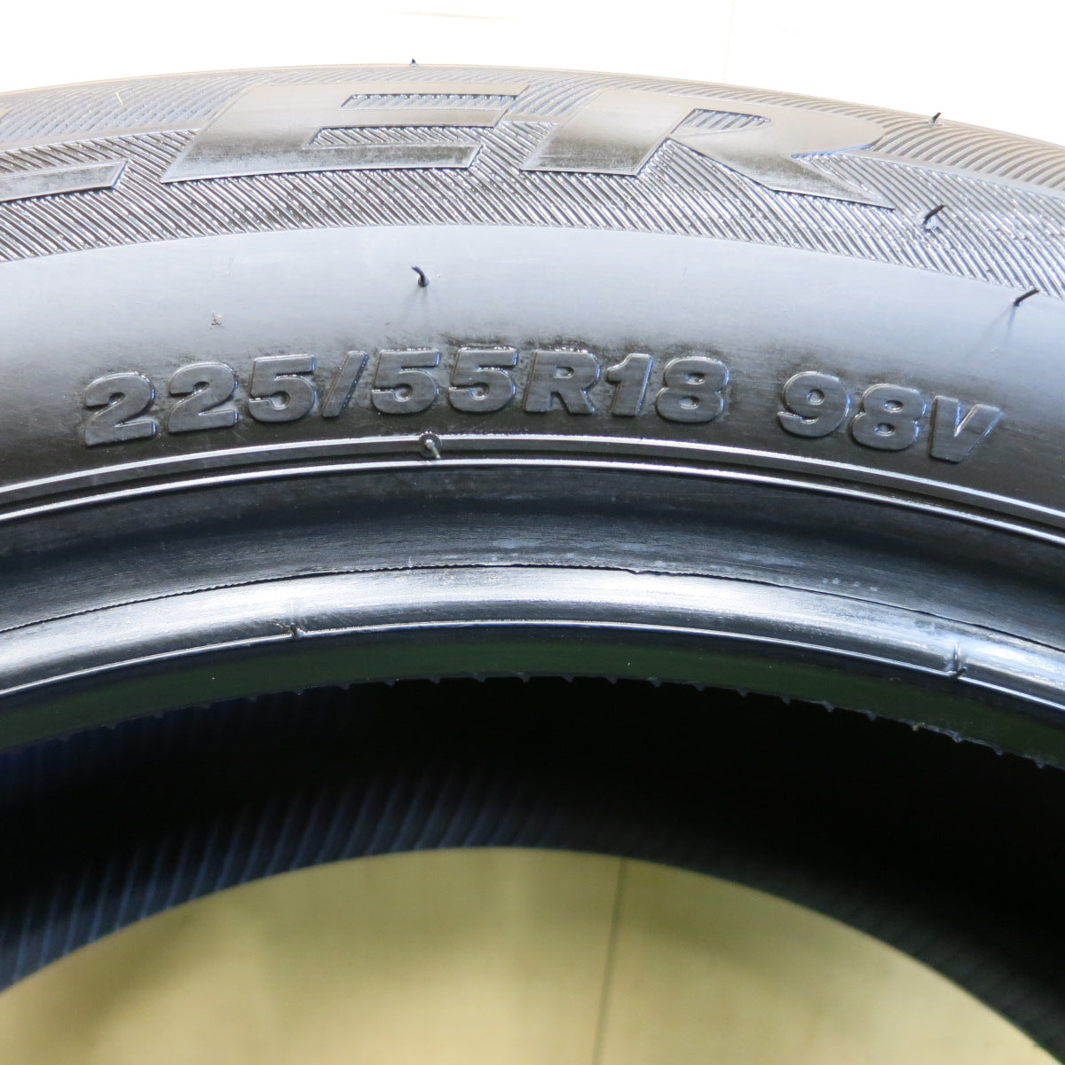 *送料無料*バリ溝！20年！9.5分★225/55R18 ブリヂストン デューラー H/P SPORT タイヤ 18インチ フォレスター XV 等★3103001イノタ