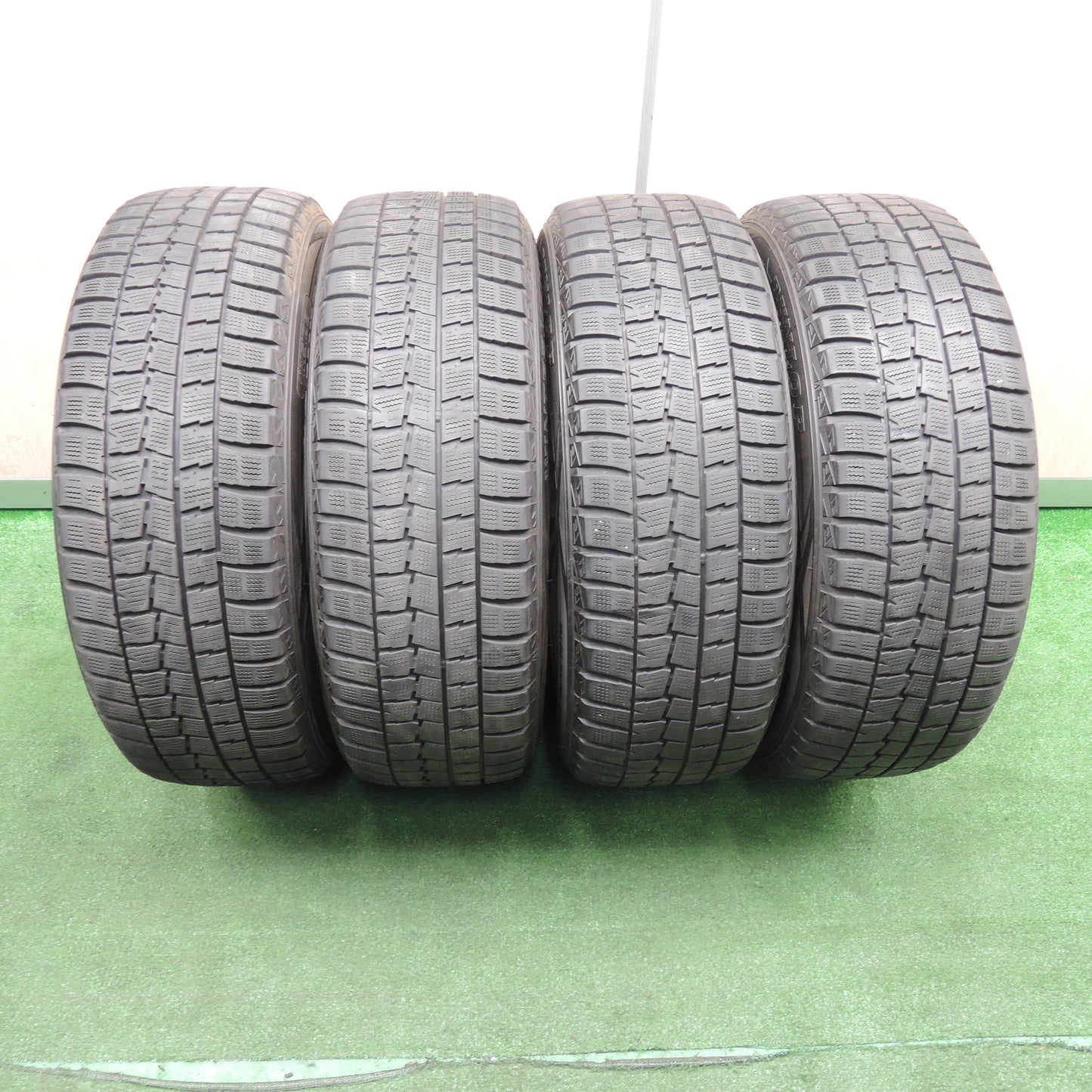 *送料無料*キレイ★スタッドレス 225/55R18 ダンロップ ウインターマックス WM01 ECO FORME エコフォルム 18インチ PCD114.3/5H★3111603TNス