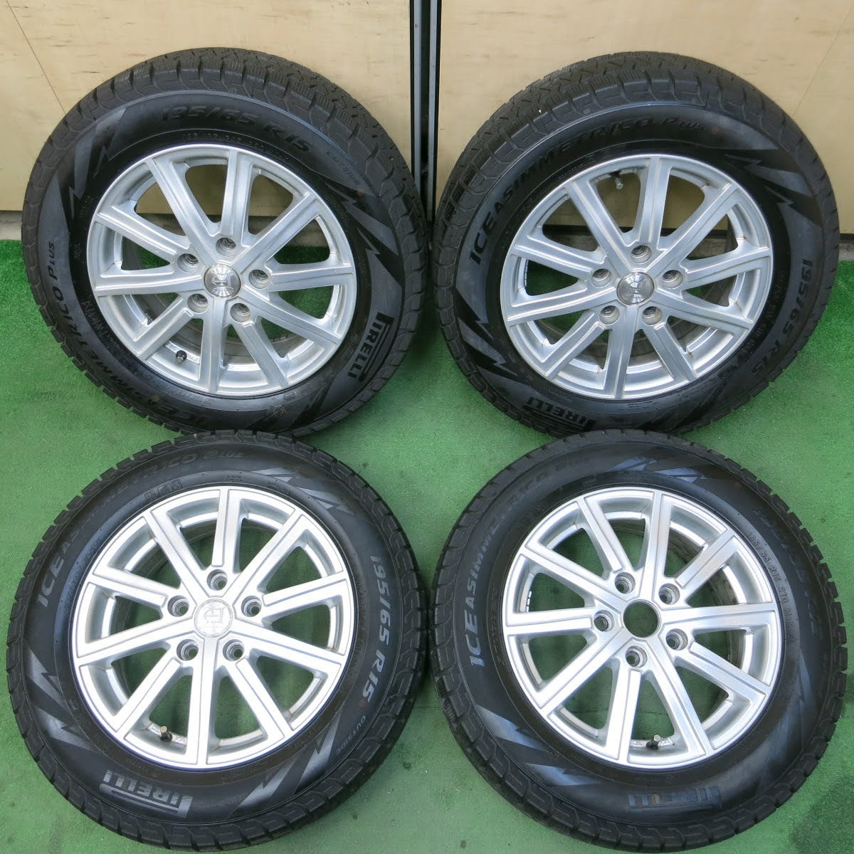 [送料無料]バリ溝！20年！9.5分★スタッドレス 195/65R15 ピレリ アイスアシンメトリコ プラス Aphrodite アフロディーテ 15インチ PCD114.3/5H★3100703イス