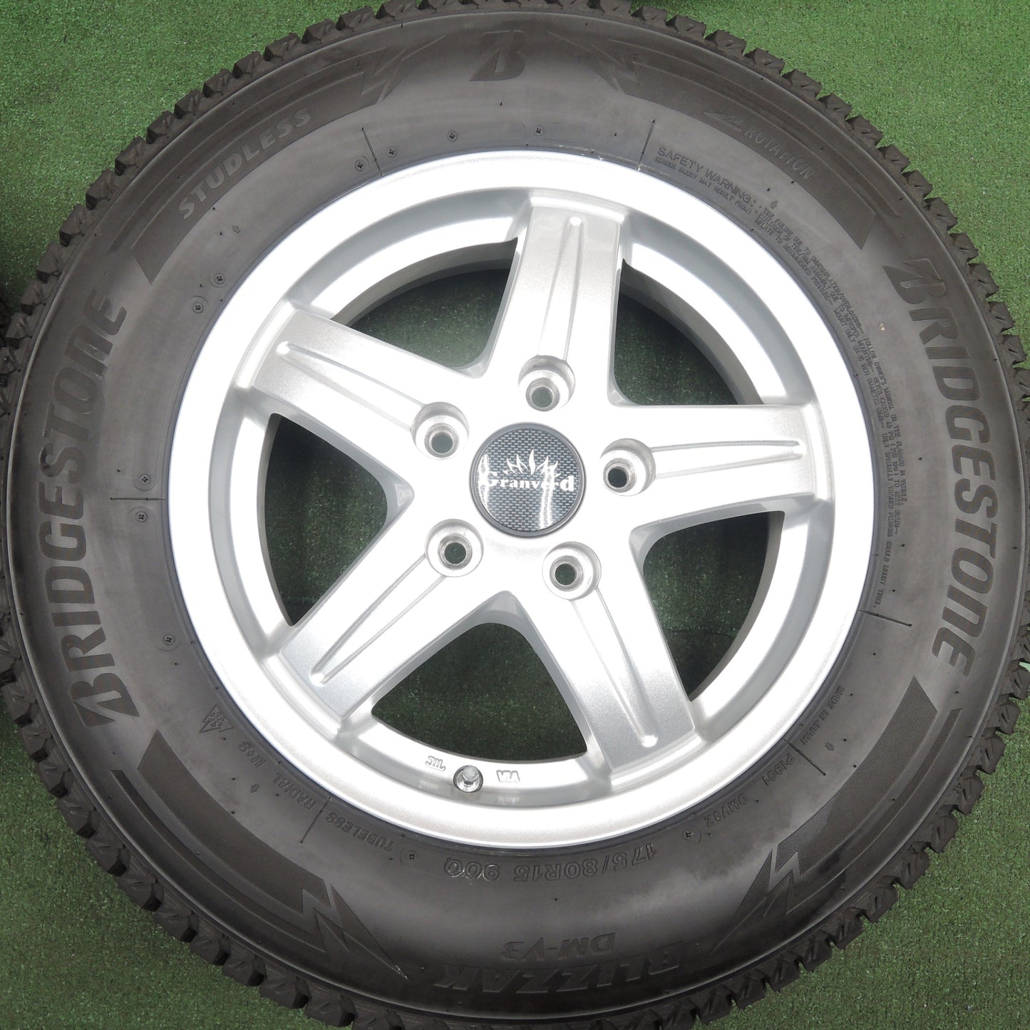 *送料無料* バリ溝！23年！キレイ！ほぼ10分★スタッドレス 175/80R15 ブリヂストン ブリザック DM-V3 Granverd グランヴァード 15インチ PCD114.3/5H★4022304HAス