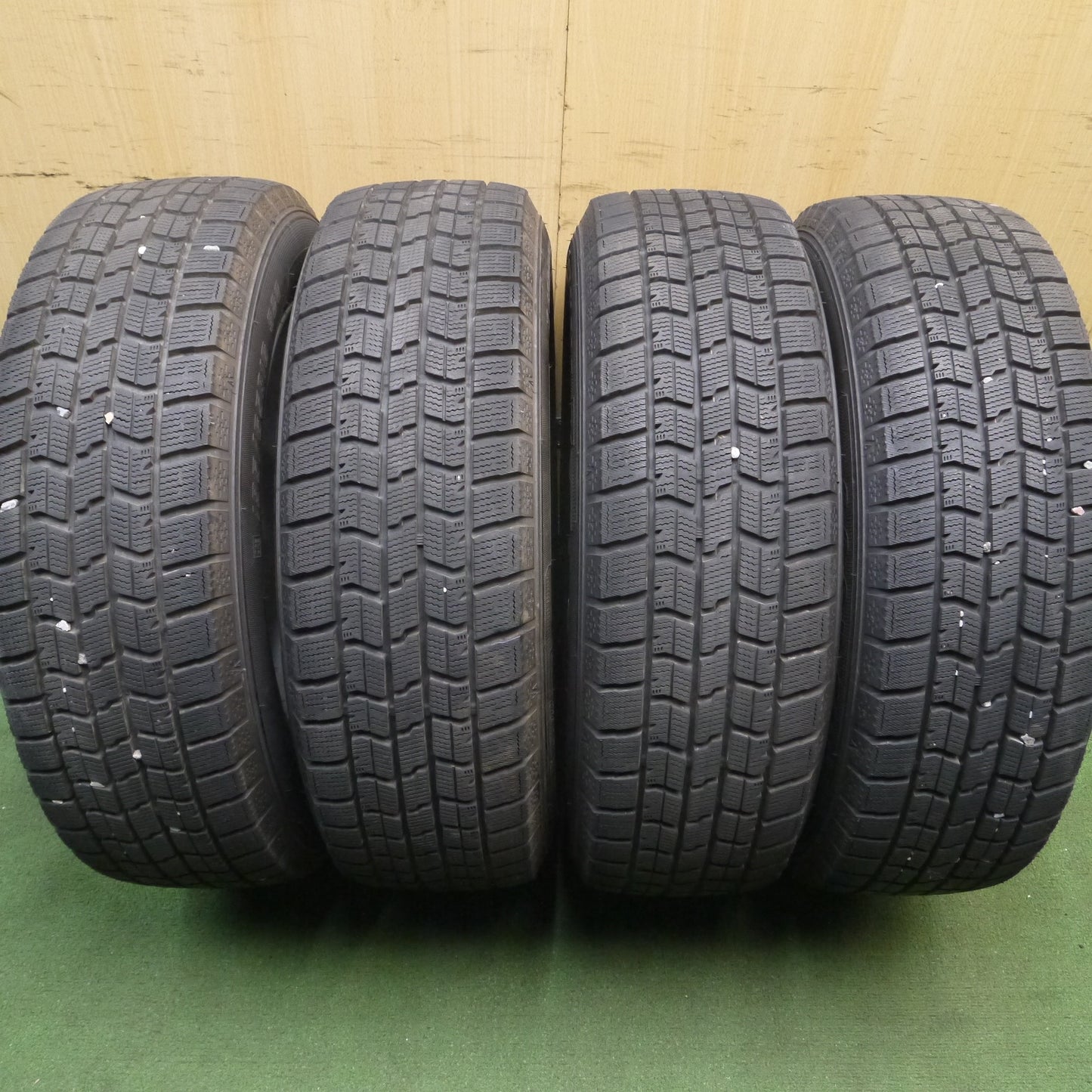 *送料無料*バリ溝！21年！キレイ！9.5分以上★スタッドレス 195/65R16 グッドイヤー アイスナビ7 ravrion RS01 ラブリオン 16インチ PCD100/4H★3112001Hス