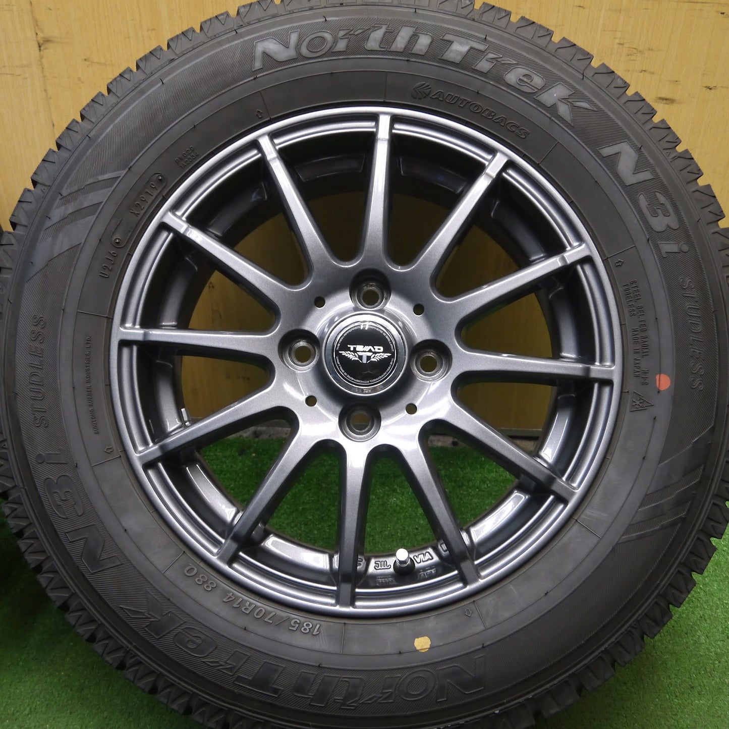 [送料無料]超バリ溝！19年！キレイ！ほぼ10分★スタッドレス 185/70R14 オートバックス ノーストレック N3i TEAD weds テッド 14インチ PCD100/4H★3071902Hス