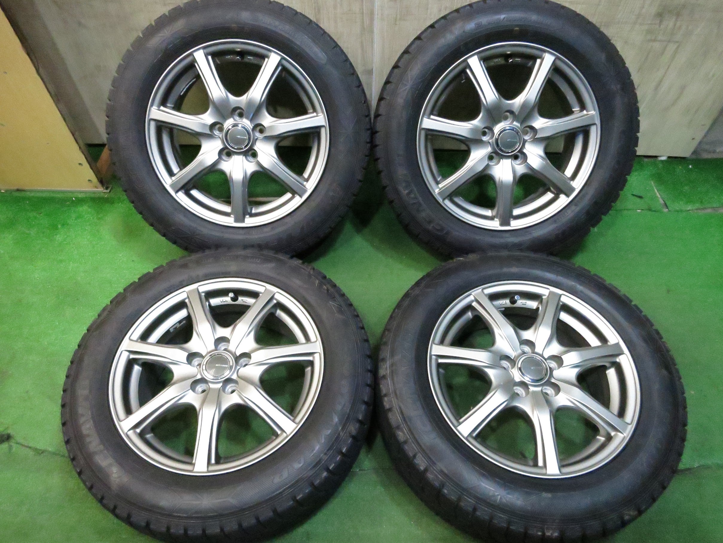 送料無料]バリ溝！21年！キレイ！ほぼ10分☆スタッドレス 175/65R14