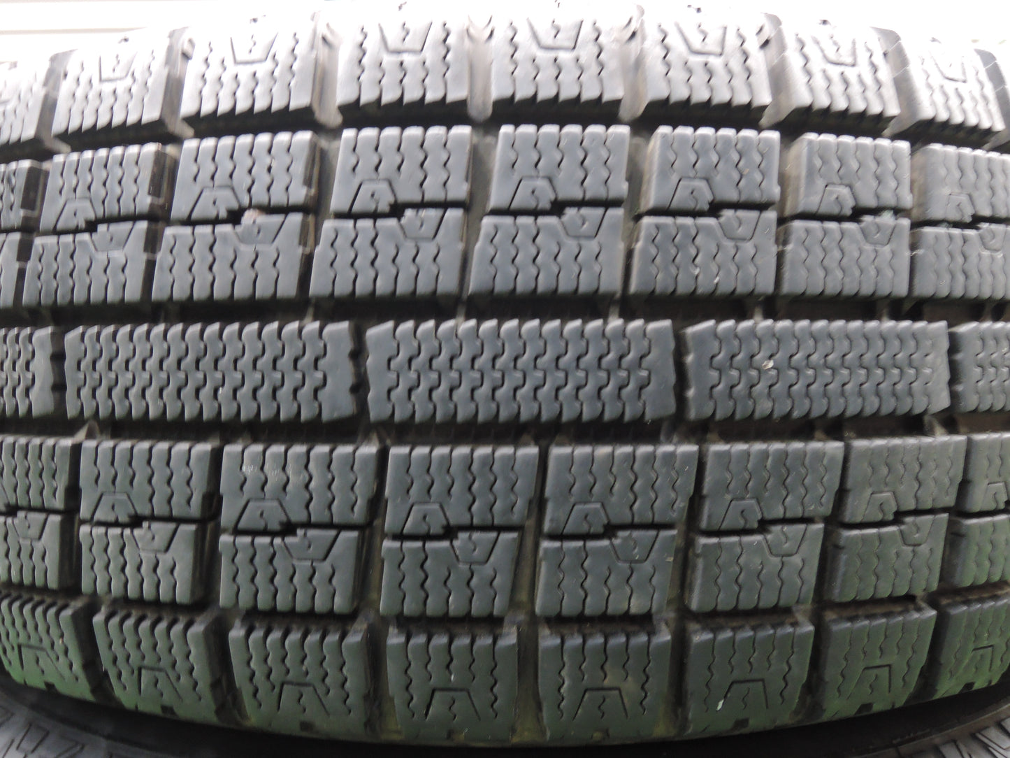 *送料無料*バリ溝！19年！キレイ！9.5分★スタッドレス 185/65R15 トーヨー ガリット G5 AZANE E-10 15インチ PCD100/4H★3112505HAス