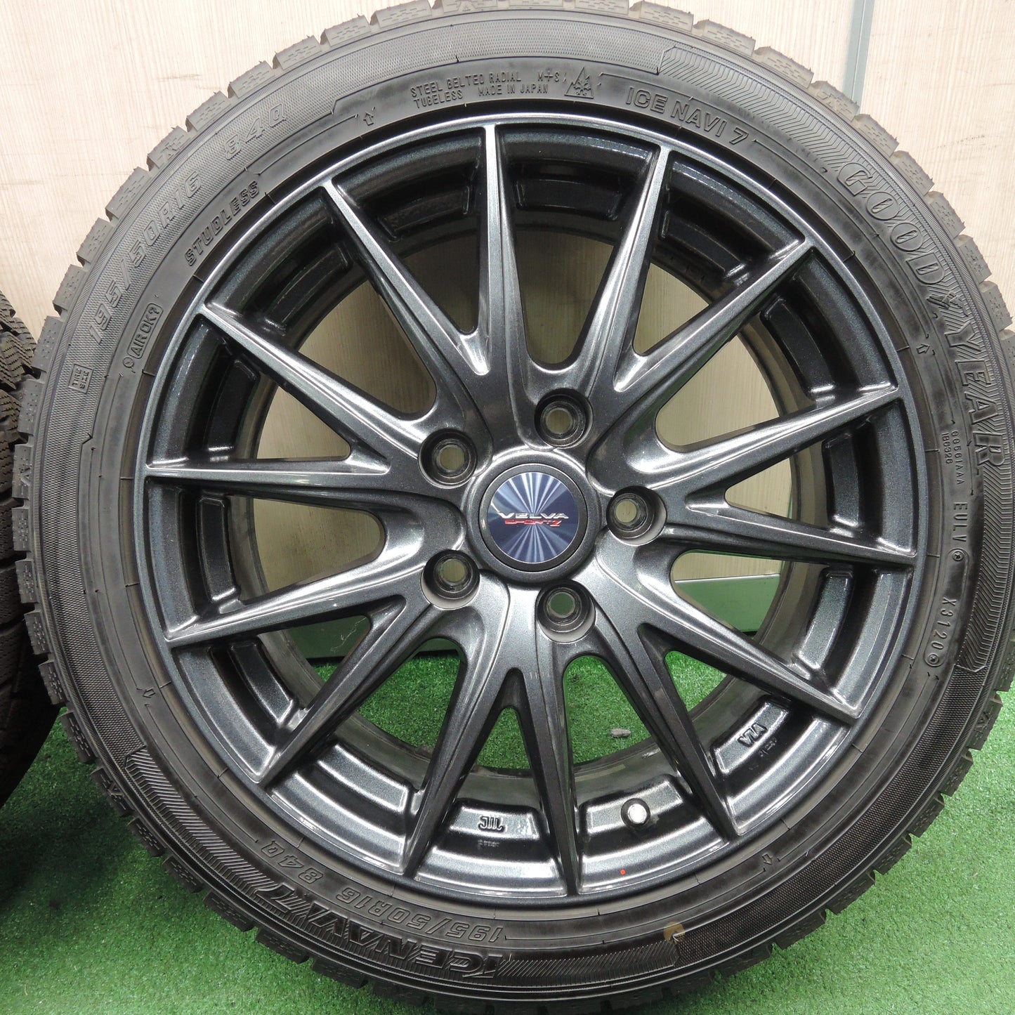 *送料無料*バリ溝！20年！キレイ！9.5分★スタッドレス 195/50R16 グッドイヤー アイスナビ7 VELVA SPORTZ ヴェルヴァ 16インチ PCD114.3/5H★3120210HAス