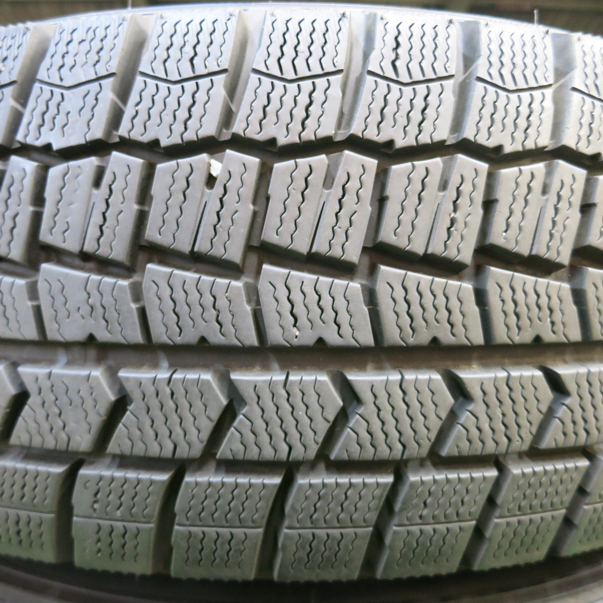 *送料無料*バリ溝！20年！キレイ！9.5分★スタッドレス 195/65R15 ダンロップ ウインターマックス WM02 AXEL Three アクセル 15インチ PCD114.3/5H★4010808イス