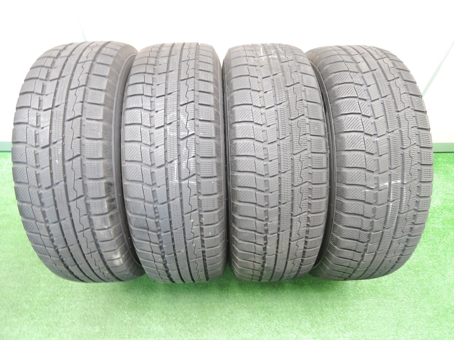 [送料無料] バリ溝！9.5分★スタッドレス 215/65R16 トーヨー ウインタートランパス TX JOKER weds PCD114.3 100/5H マルチ★3102601TNス