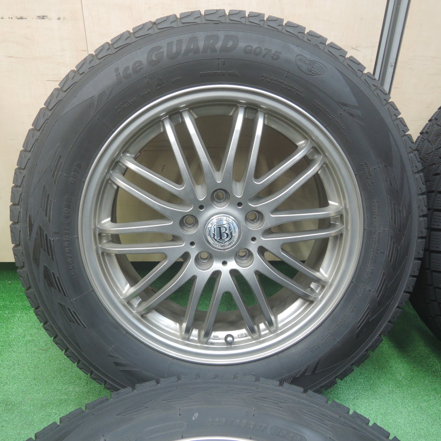 *送料無料*バリ溝！キレイ！9分★スタッドレス 225/65R17 ヨコハマ アイスガード G075 BRANDLE-LINE 17インチ PCD114.3/5H★3121310SYス