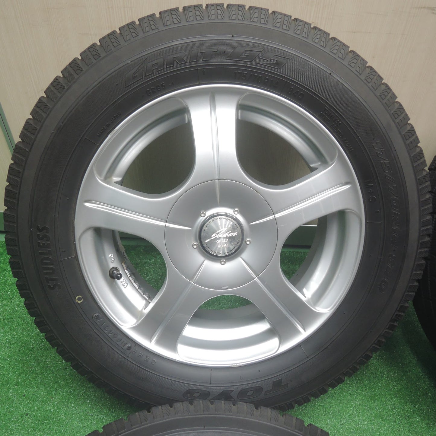 [送料無料]バリ溝！9.5分★スタッドレス 175/70R14 トーヨー ガリット G5 JOKER QUEEN weds ジョーカー 14インチ PCD100/4H 5H マルチ★3090812SYス