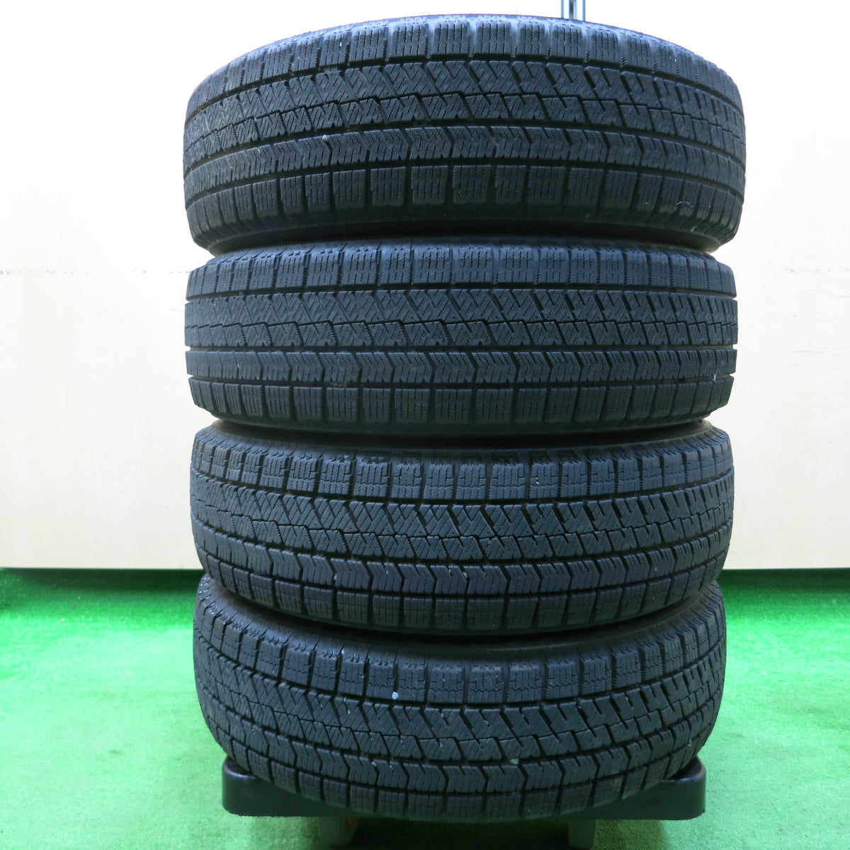 *送料無料*バリ溝！22年！キレイ！8.5分★スタッドレス 155/65R14 ブリヂストン ブリザック VRX2 社外 アルミ 14インチ PCD100/4H★3120602イス