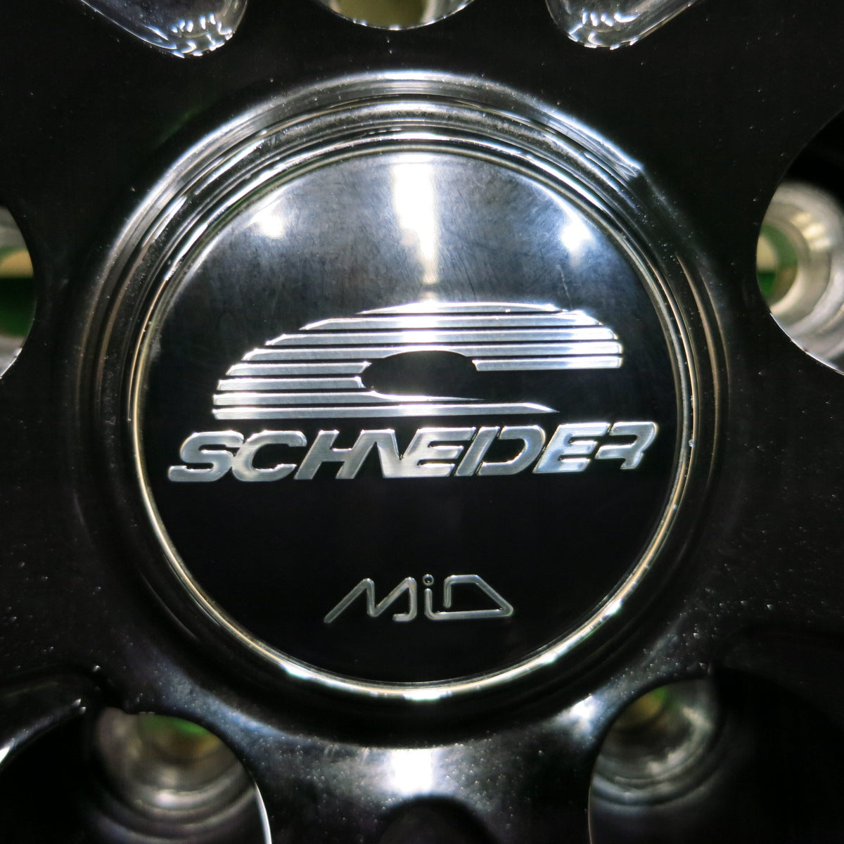 *送料無料*バリ溝！21年！キレイ！ほぼ10分★スタッドレス 215/60R16 グッドイヤー アイスナビ7 SCHNEIDER MiD シュナイダー 16インチ PCD114.3/5H★3111804イス