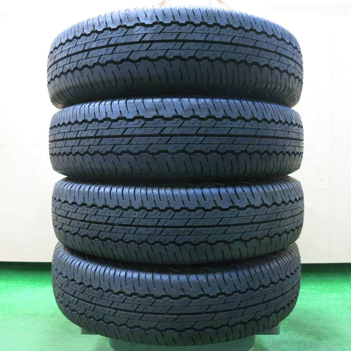 *送料無料* 新車外し！23年★195/80R15 ダンロップ AT20 グラントレック タイヤ 15インチ ジムニー シエラ 等★4021704イノタ