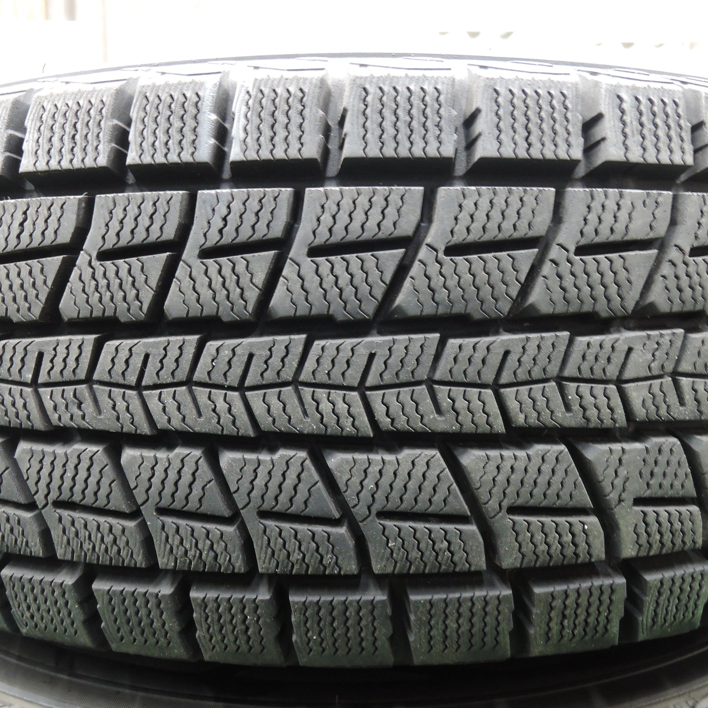 *送料無料*バリ溝！20年！キレイ！9.5分以上★スタッドレス 225/65R17 ダンロップ ウインターマックス SJ8 EuroSpeed MANARAY SPORT 17インチ PCD114.3/5H★3111509SYス