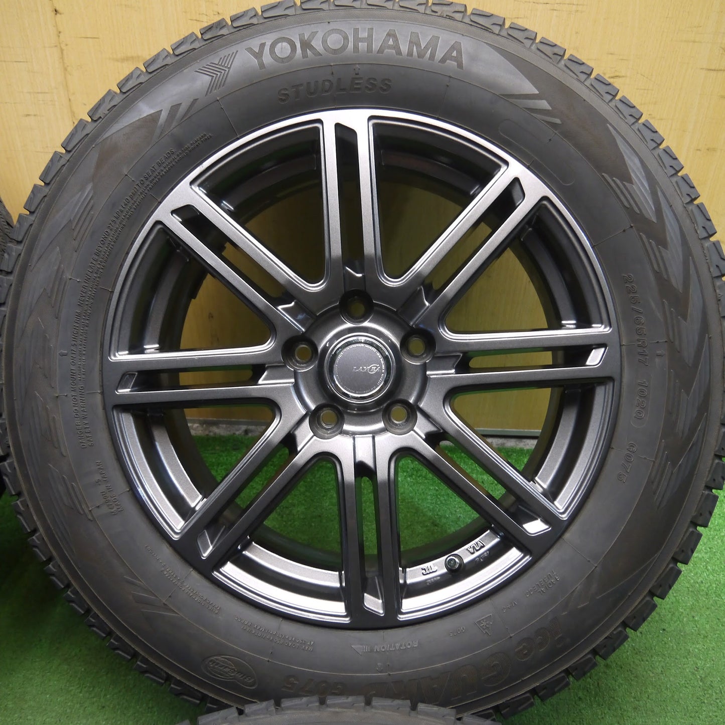 [送料無料]バリ溝！キレイ！8.5分★スタッドレス 225/65R17 ヨコハマ アイスガード G075 LAYCEA レイシア 17インチ PCD114.3/5H★3070702クス