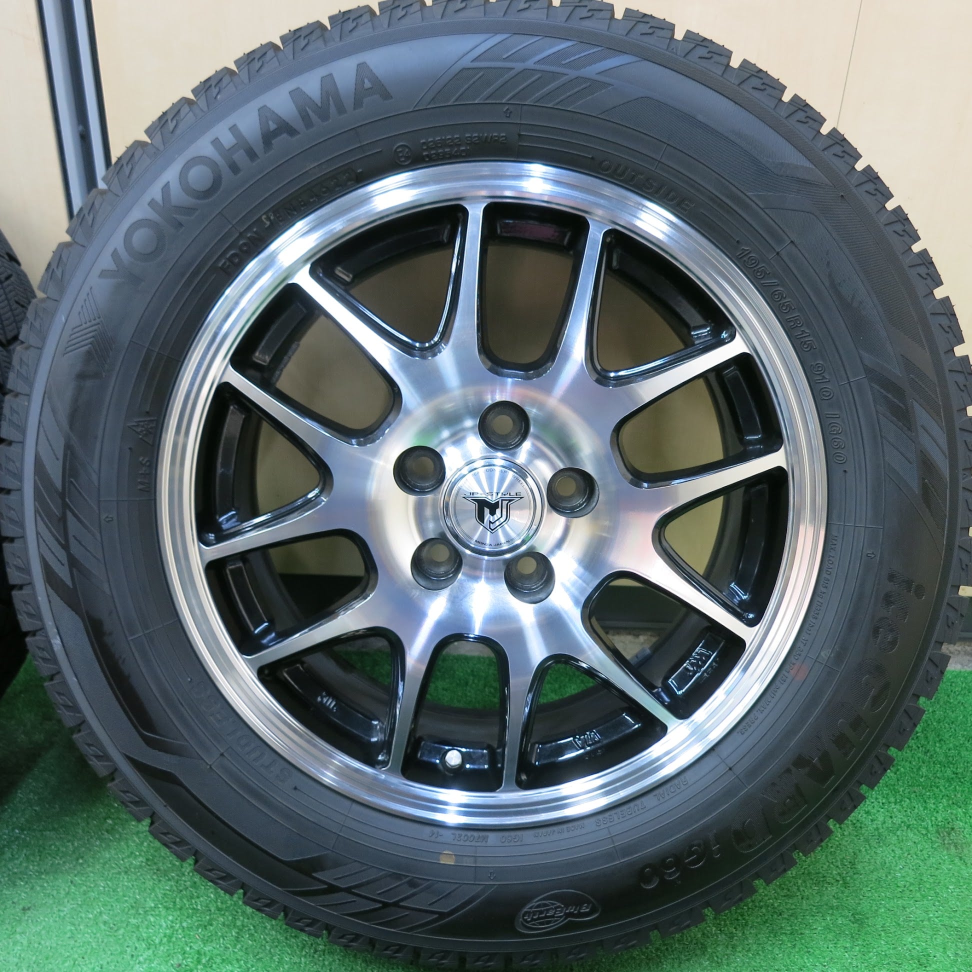 送料無料]超バリ溝！22年！綺麗！ほぼ10分☆プリウス 等 195/65R15 スタッドレス ヨコハマ アイスガード iG60 JP-ST |  名古屋/岐阜の中古カー用品・工具の買取/販売ならガレージゲット