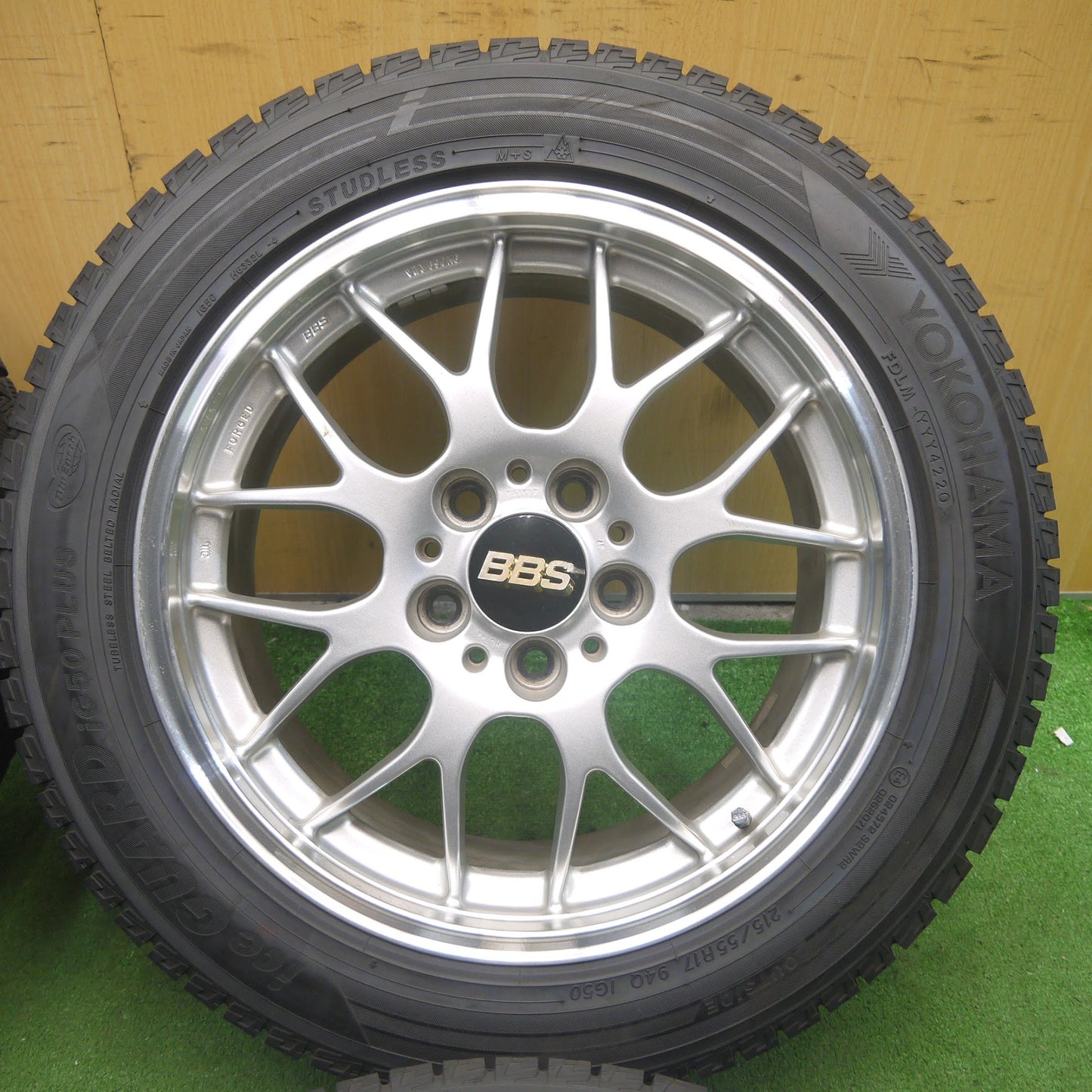 [送料無料]バリ溝！20年！キレイ！ほぼ10分★BBS RG-R RG744 215/55R17 スタッドレス ヨコハマ アイスガード iG50 プラス 17インチ PCD114.3/5H★3060104クス