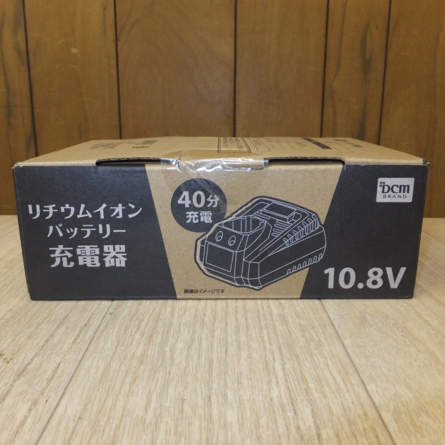 [送料無料] 岐阜発 未使用★DCM 10.8V リチウムイオンバッテリー充電器 T-CH108V　AC100V 50/60Hz 0.75A★