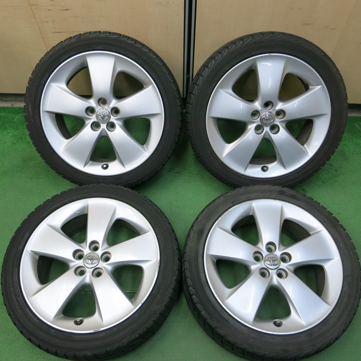 [送料無料]4本価格★トヨタ 30系 プリウス ツーリング 純正 215/45R17 スタッドレス ヨコハマ アイスガード iG30 17インチ PCD100/5H★3072416イス