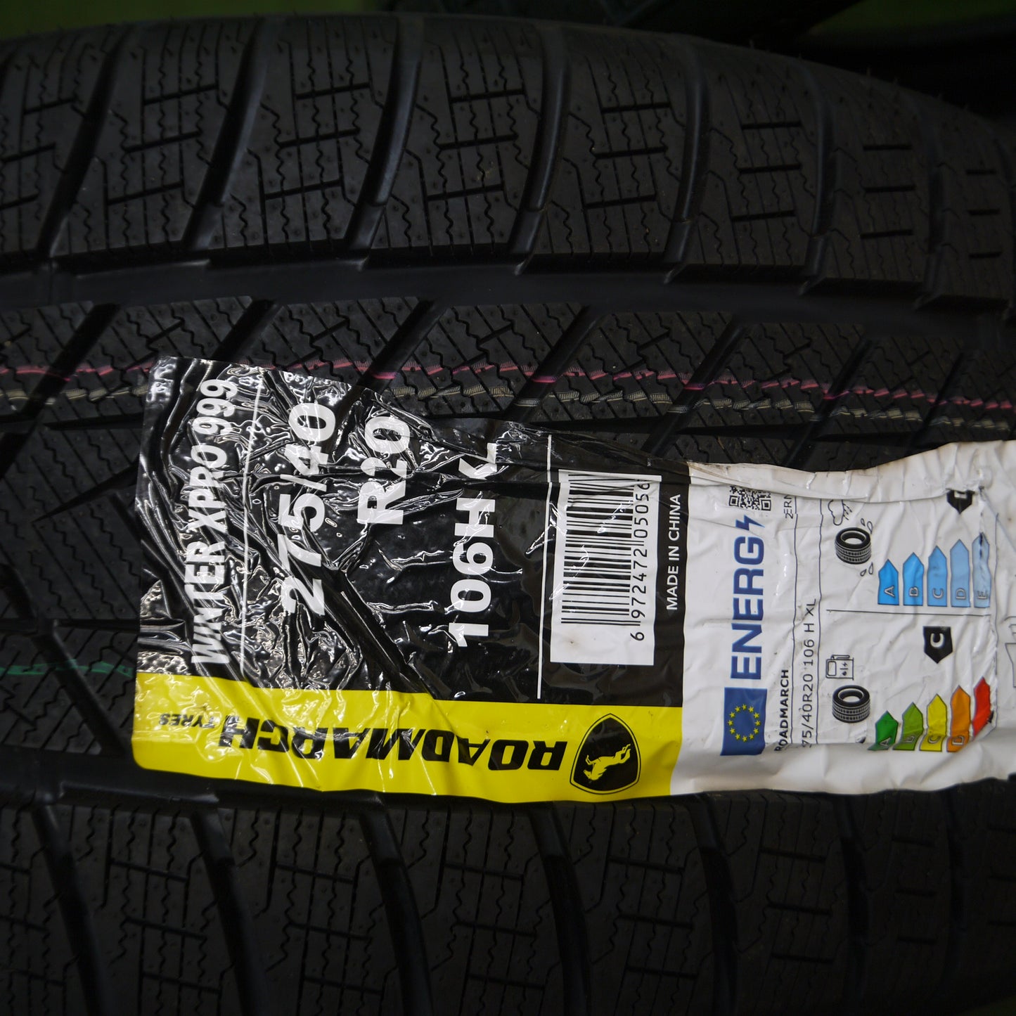 *送料無料*未使用！23年★スタッドレス 275/40R20 ROADMARCH Winter Xpro 999 タイヤ 20インチ BMW レクサス等★4010907Hスタ