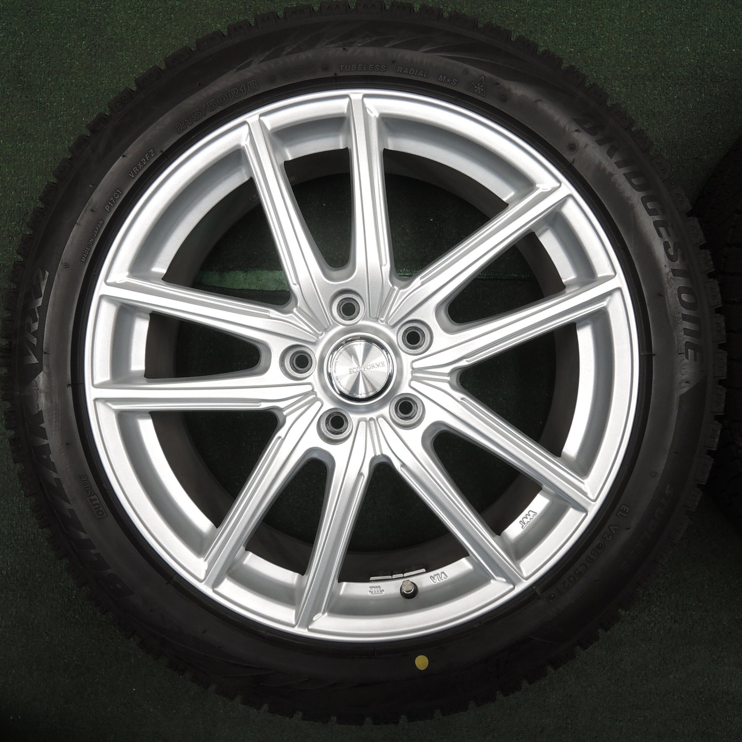 *送料無料* バリ溝！20年！キレイ！ほぼ10分★スタッドレス 215/50R18 ブリヂストン ブリザック VRX2 ECO FORME エコフォルム 18インチ PCD114.3/5H★4030803NJス